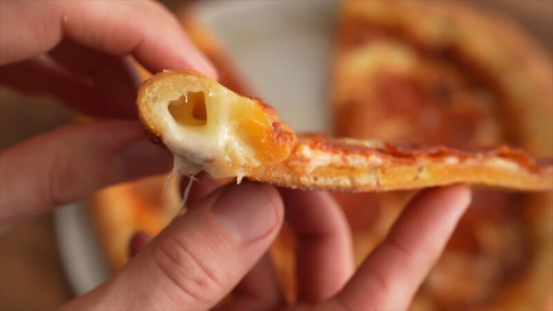 Form of Stuffed Crust Pizza Edge